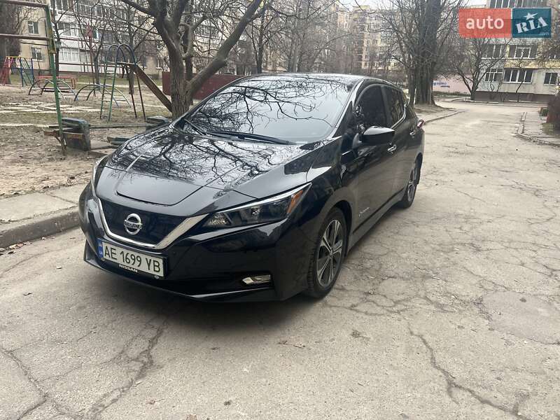 Хэтчбек Nissan Leaf 2018 в Каменском