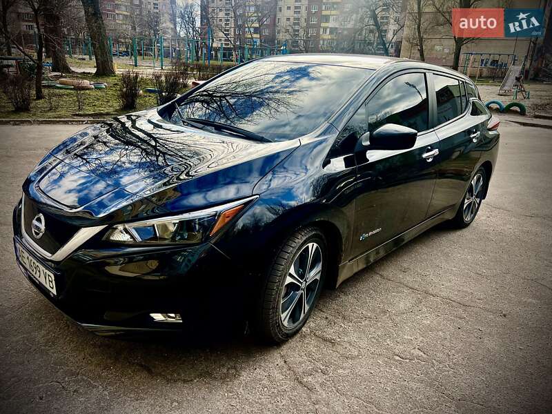 Хэтчбек Nissan Leaf 2018 в Каменском