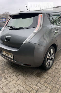 Хэтчбек Nissan Leaf 2015 в Хмельницком