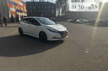 Хетчбек Nissan Leaf 2023 в Ужгороді