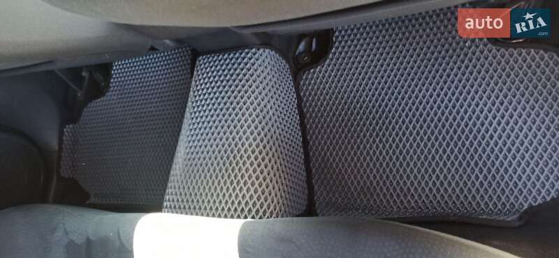 Хэтчбек Nissan Leaf 2015 в Бердичеве