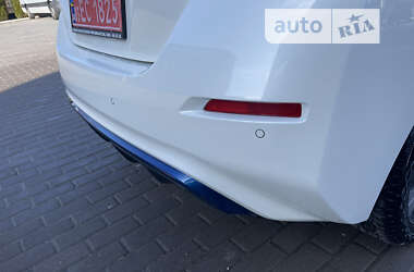 Хэтчбек Nissan Leaf 2019 в 