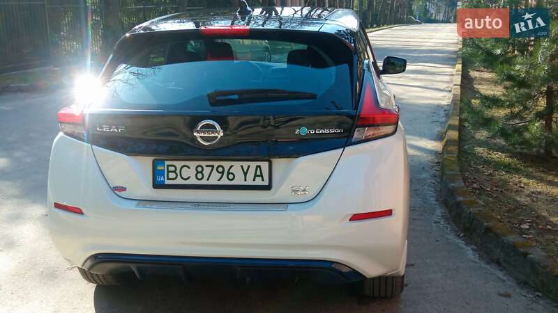 Хэтчбек Nissan Leaf 2019 в Львове
