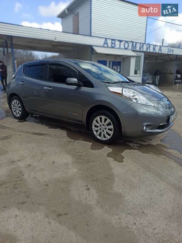 Хэтчбек Nissan Leaf 2015 в Бориславе