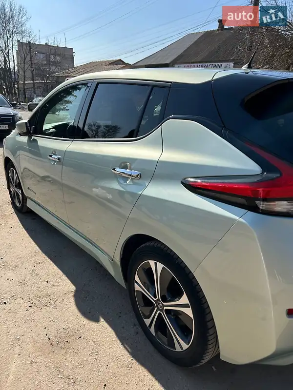Nissan Leaf 2018 VIN SJNFAAZE1U0036856 фото оголошення 4 з 35