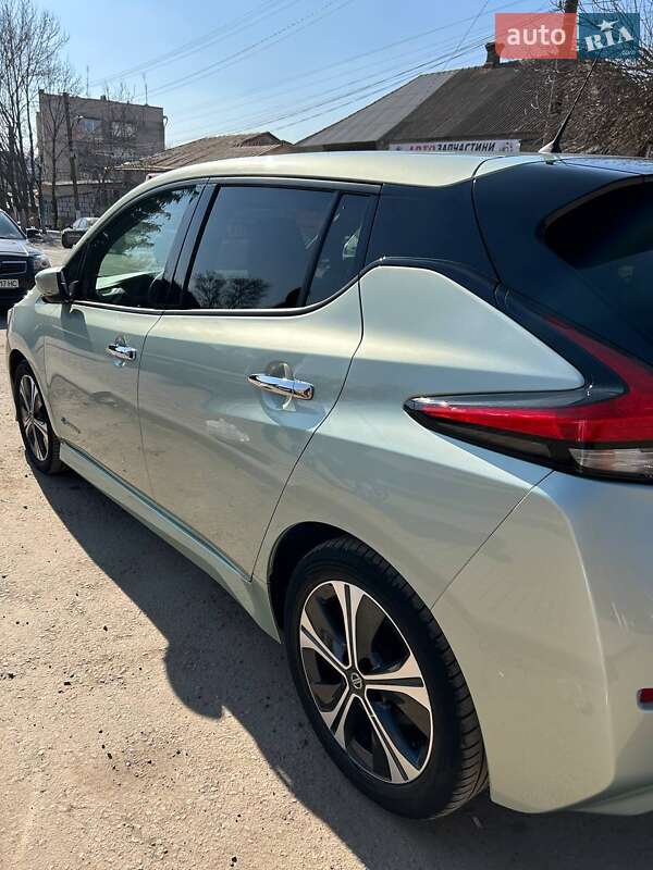 Хетчбек Nissan Leaf 2018 в Одесі