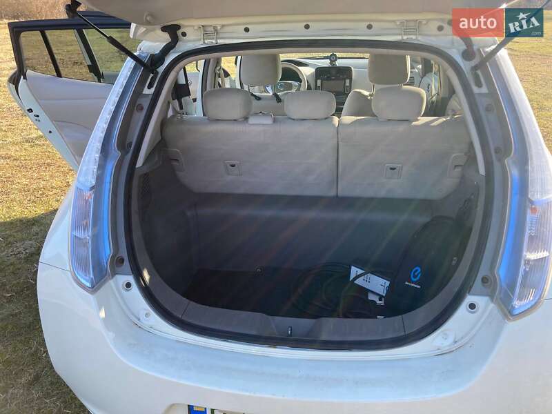 Хетчбек Nissan Leaf 2012 в Рівному