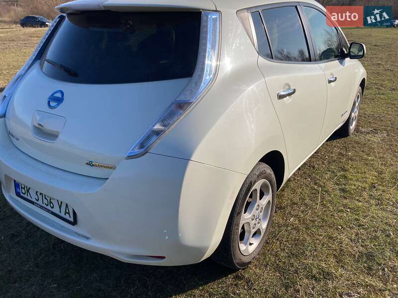 Хетчбек Nissan Leaf 2012 в Рівному