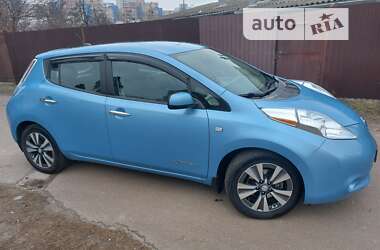 Хетчбек Nissan Leaf 2015 в Києві