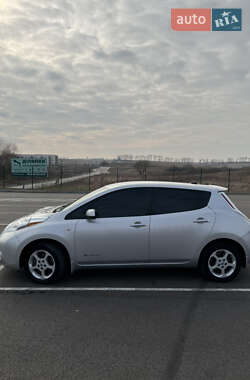 Хэтчбек Nissan Leaf 2014 в 