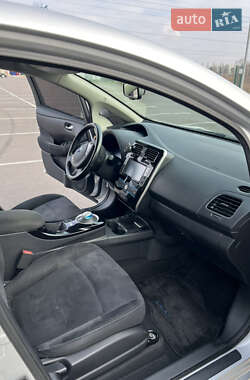 Хэтчбек Nissan Leaf 2014 в 