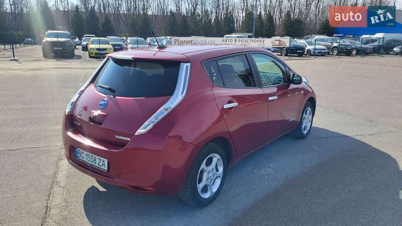 Хэтчбек Nissan Leaf 2016 в Львове