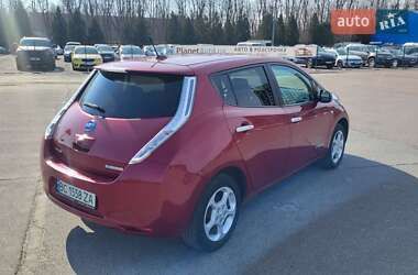 Хэтчбек Nissan Leaf 2016 в 