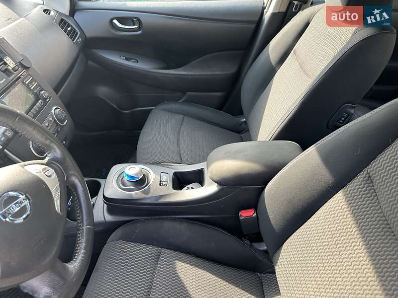 Хэтчбек Nissan Leaf 2014 в Львове