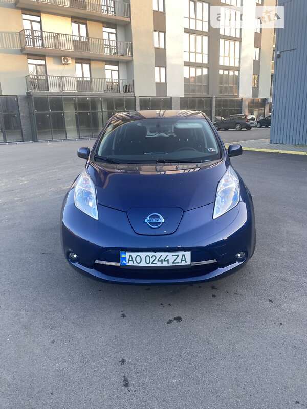 Хетчбек Nissan Leaf 2016 в Ужгороді