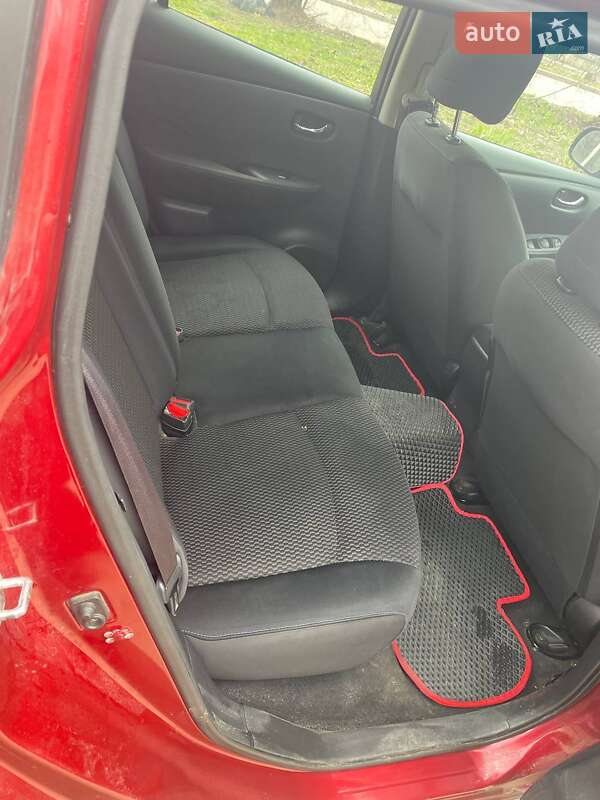 Хетчбек Nissan Leaf 2015 в Миколаєві