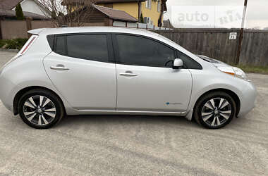 Хетчбек Nissan Leaf 2015 в Житомирі