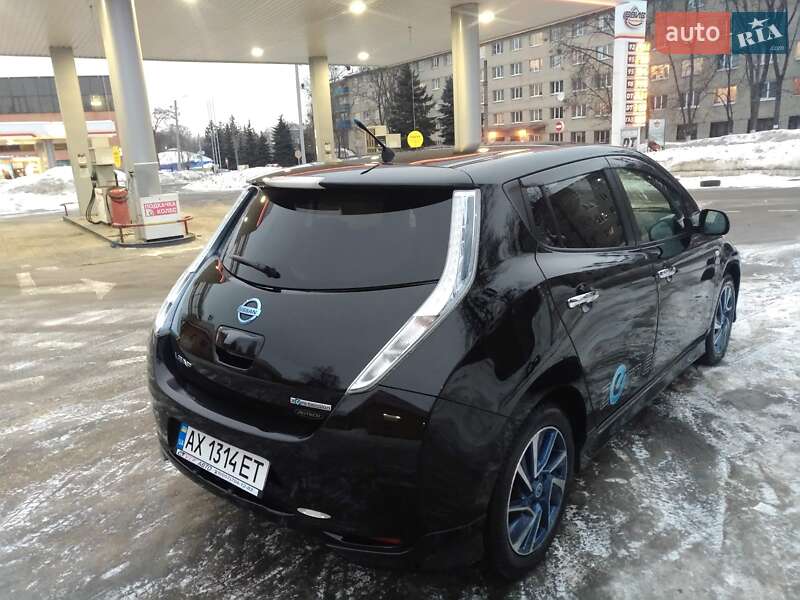 Хэтчбек Nissan Leaf 2014 в Малой Даниловке