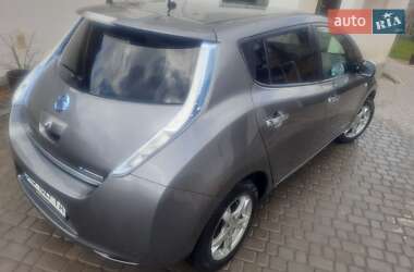 Хэтчбек Nissan Leaf 2014 в 