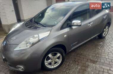 Хэтчбек Nissan Leaf 2014 в 