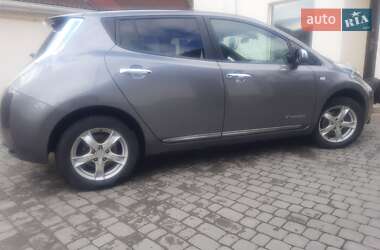 Хэтчбек Nissan Leaf 2014 в 