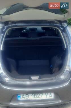 Хэтчбек Nissan Leaf 2014 в 