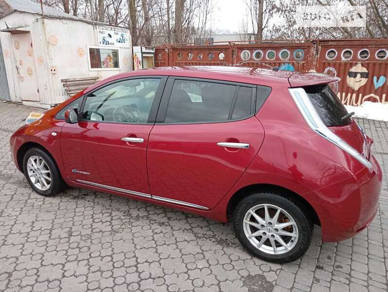 Хетчбек Nissan Leaf 2014 в Хмельницькому