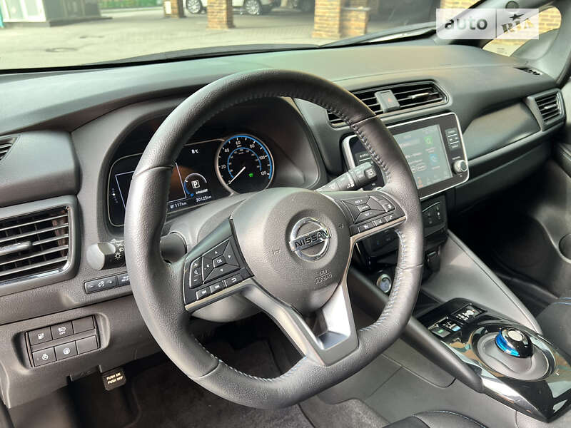 Хэтчбек Nissan Leaf 2022 в Одессе