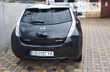 Хэтчбек Nissan Leaf 2013 в Новгород-Северском