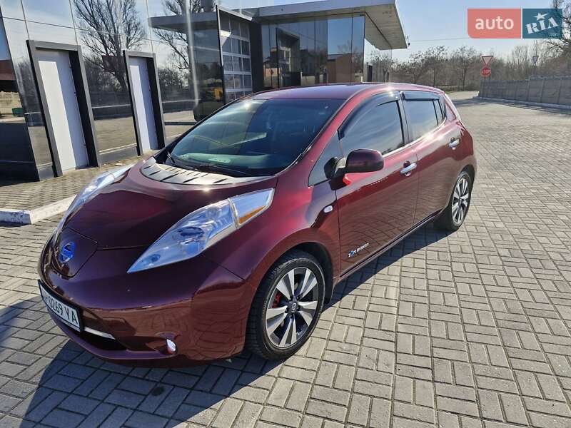 Хэтчбек Nissan Leaf 2017 в Запорожье