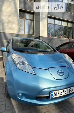 Хэтчбек Nissan Leaf 2015 в Запорожье