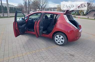 Хэтчбек Nissan Leaf 2015 в Костополе