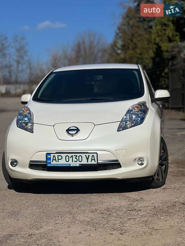 Хетчбек Nissan Leaf 2014 в Запоріжжі
