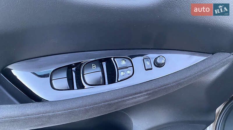 Хэтчбек Nissan Leaf 2017 в Житомире
