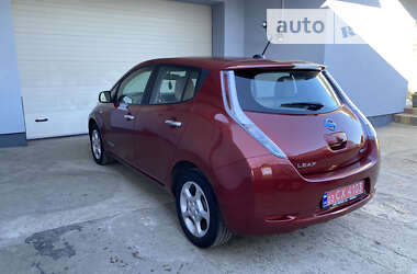 Хэтчбек Nissan Leaf 2012 в Снятине