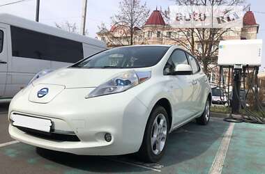 Хэтчбек Nissan Leaf 2012 в Киеве