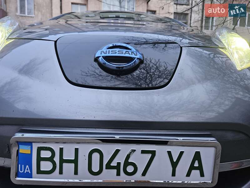 Хэтчбек Nissan Leaf 2013 в Измаиле