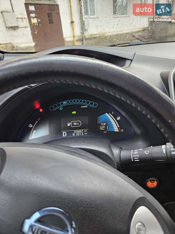 Хэтчбек Nissan Leaf 2013 в Измаиле