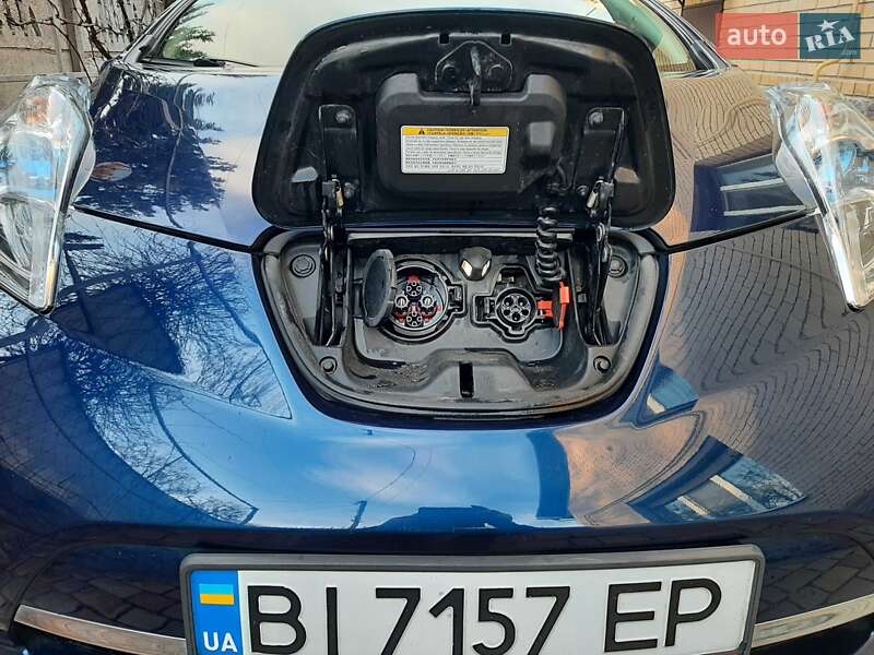Хетчбек Nissan Leaf 2015 в Нових Санжарах