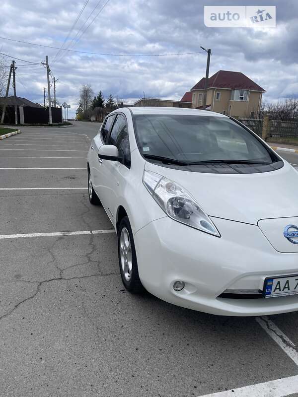 Хетчбек Nissan Leaf 2016 в Києві