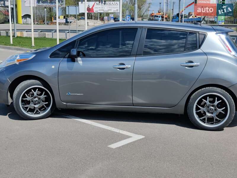 Nissan Leaf 2014