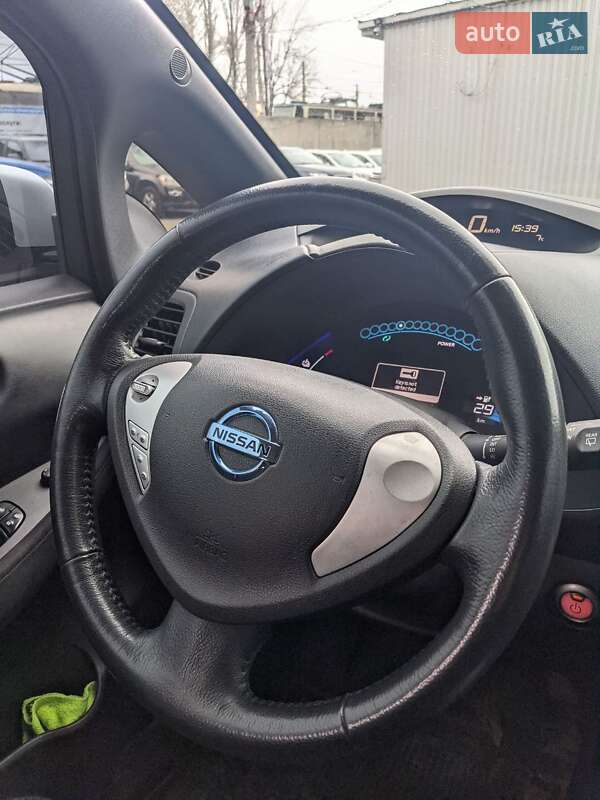 Хетчбек Nissan Leaf 2013 в Києві