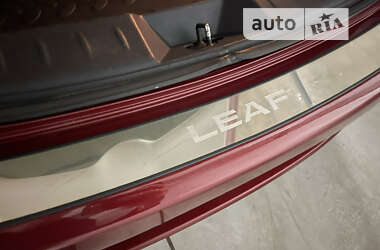 Хетчбек Nissan Leaf 2014 в Дніпрі