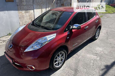 Хетчбек Nissan Leaf 2014 в Дніпрі