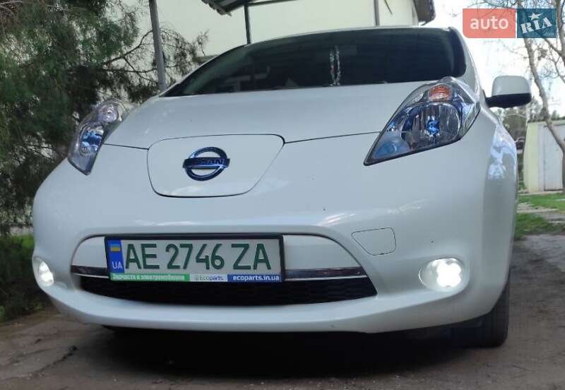 Хэтчбек Nissan Leaf 2017 в Днепре