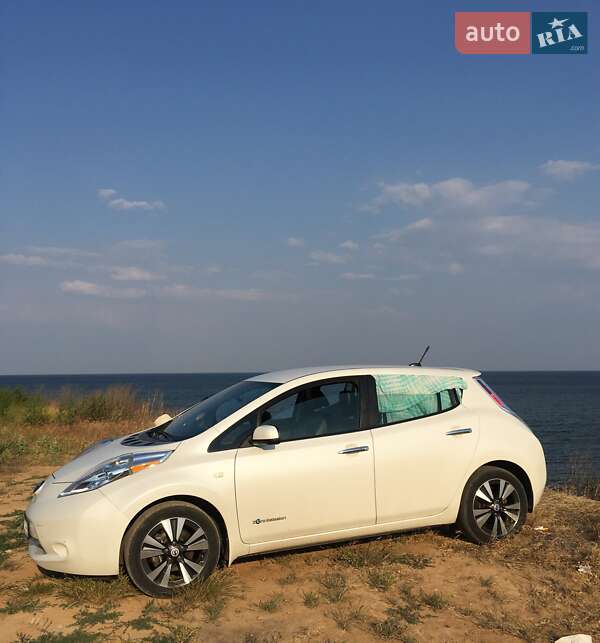 Хетчбек Nissan Leaf 2013 в Одесі