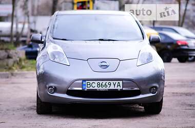 Хэтчбек Nissan Leaf 2014 в Львове