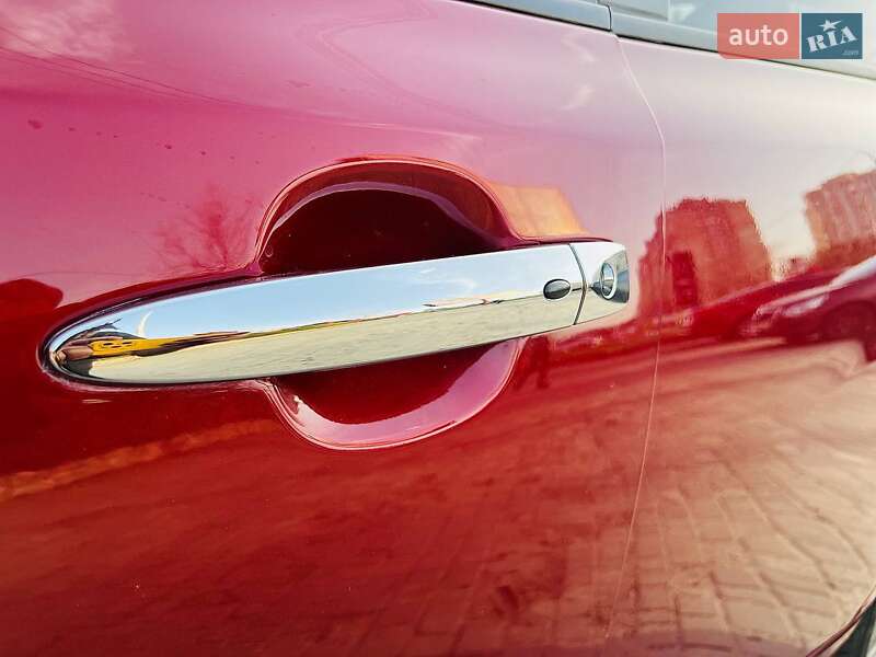 Хэтчбек Nissan Leaf 2018 в Киеве