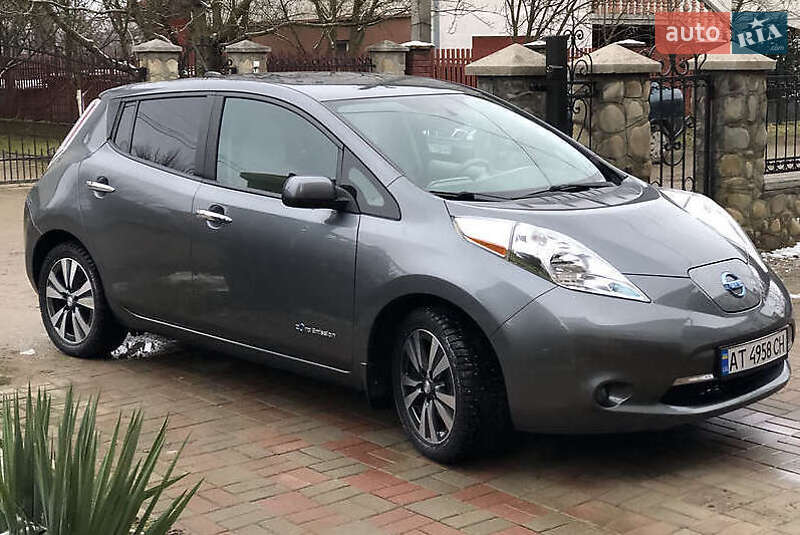 Хетчбек Nissan Leaf 2016 в Івано-Франківську
