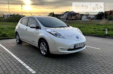 Хэтчбек Nissan Leaf 2014 в Львове